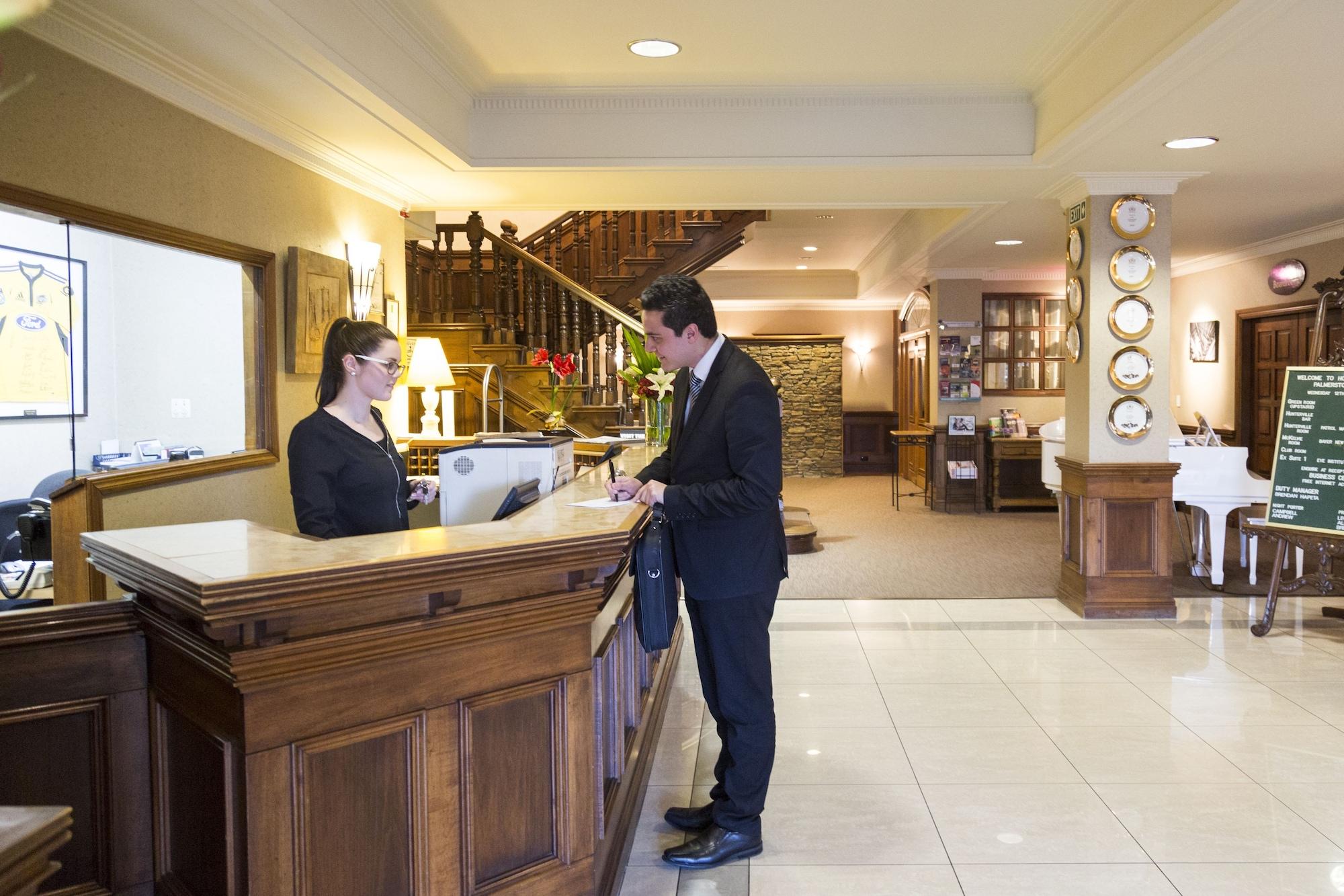 Distinction Coachman Hotel, Палмерстон-Норт Экстерьер фото